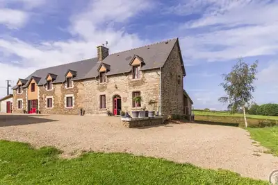 Image de Gîte de charme avec jardin, Wifi et animaux acceptés à Saint-Laurent-de-Terregatte