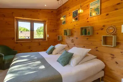 Image de Chalet moderne avec jacuzzi, proche Sarlat