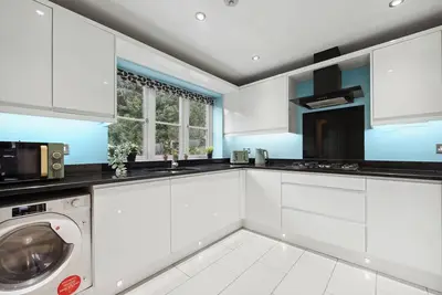 Image de Nec Birmingham Airport Modern Village Retreat, Sleeps 7, Free Parking