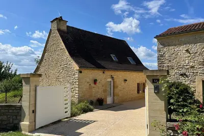 Image de Maison Périgourdine Authentique avec Piscine et Wifi