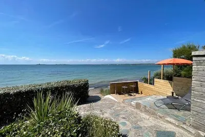 Image de Maison en bord de mer avec accès plage et Wifi