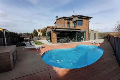 Image de Chalet Els Pins With Pool Banyoles