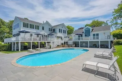 Image de Brand new for 2025! Luxury rental. Pool Close to village and beach. Rpms157