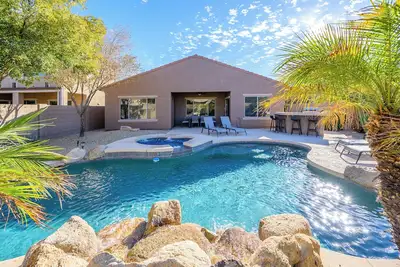 Casa Stetson w/ heated pool, spa, bar/bbq!