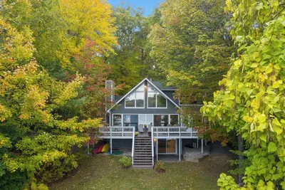 Image de Winnipesaukee Lakeside Retreat with Private Beach Dock and Beautiful Views