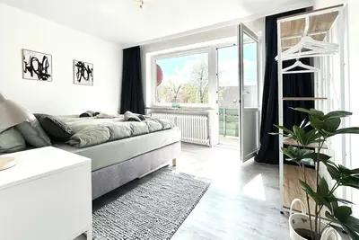 Image de Modern vacation apartment near the center\/train station with WiFi & parking space