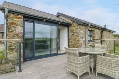 Image de Tyddyn Bach, pet friendly, with open fire in Rhydwyn