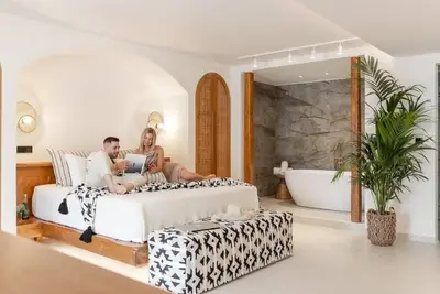 Signature Jacuzzi Suite Garden View