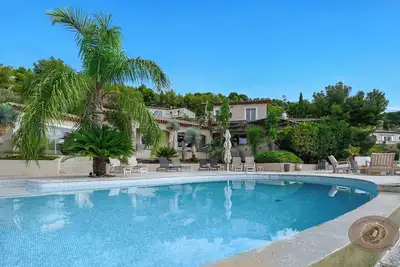 Image de Oasis Provençale, Grande Propriété avec vue mer exceptionnelle