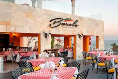 Image de 2 Bedroom Condo in Enchanting Cabo San Lucas with Hotel Amenities