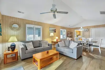 Image de Summer Cottage Unit 1: 3  Br, 2  Ba Cottage in Myrtle Beach, Sleeps 8