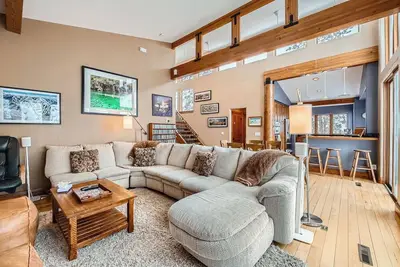 Image de Gorgeous Mountain Home Just Minutes drive to the Slopes
