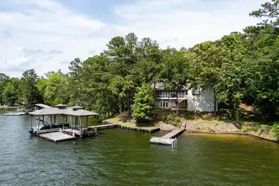 Image de The retreat at Bay Pine Point, convenient to Everything Lake Martin and Auburn!