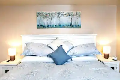 Image de Lovely Private Apt w/ Hot Tub & King