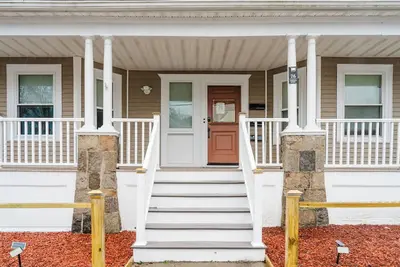 Image de Spacious 5-Bedroom 3-full bath Boston Home, Subway access & Scenic View