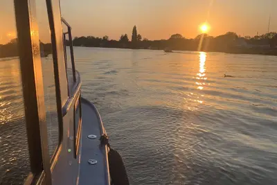 Image de Stunning Classic Dutch Barge near historic Henley & Marlow