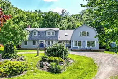 Image de Wolf Hill Acres: A Charming & Modern Country Home
