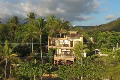 Image de Beach front 3rd floor condo private pool south Jaco