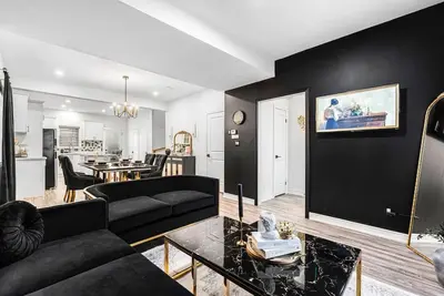 Image de Stylish *New* 2br Suite| 2. 5Baths | Close to Falls