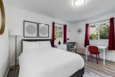Image de Remodeled Studio in Heart of Dt Tacoma - 3
