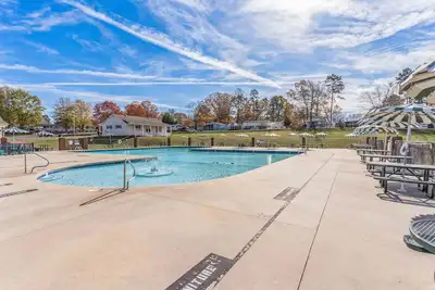 Image de New! Lakefront Retreat in Badin Shores Resort