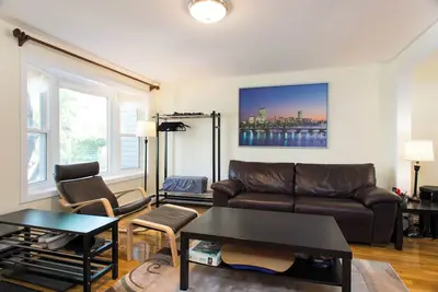 Image de Charming 3 br house with WiFi and Ac in quiet, walkable Cambridge neighborhood