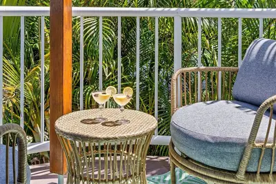 Image de The White Lotus - Sought after Beachside location with pool