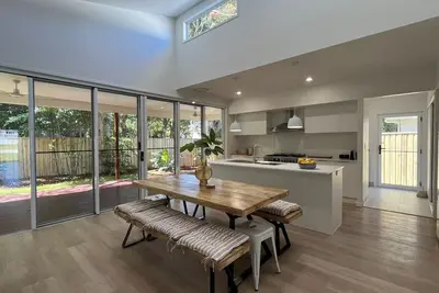 Image de 6 Yeri Drive - Rainbow Shores. Ducted Aircon. Pets welcome. Fenced yard