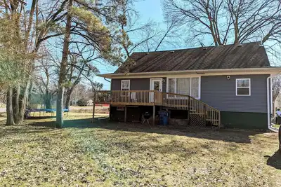 Image de Peaceful 4-bedroom house, sleeps 9, with WiFi and Ac in East Moline