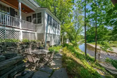 Image de Views! Sauna Historic | Woodstock Riverside Escape