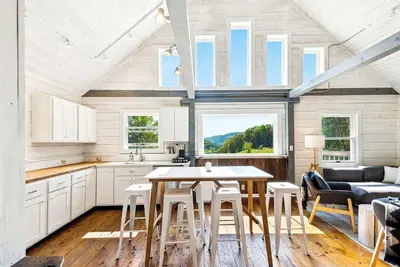 Image de 200ac, Views! 10min to Town | Scenic Ridge Retreat