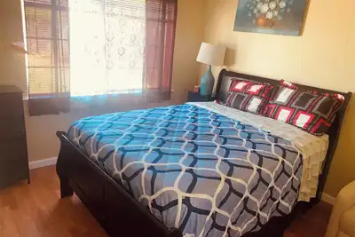 Image de Cozy 3-bedroom house in charming Sacramento with WiFi, Ac