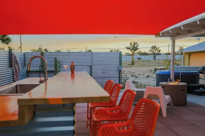 Image de Discoasis Joshua Tree - 2. 5 Acres w/ Bar & Hot Tub