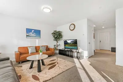 Image de Comfortable 4br Home with Private Backyard & Mountain Views in Aurora #41955