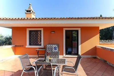 Image de Appartement 'Attico' avec piscine partagée, Wi-Fi et climatisation