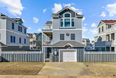 Image de Cb49 - Cruisin' The Dunes, a spacious 4-bedroom home in Corolla, Nc.