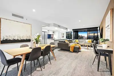 Image de 3 Bedroom 2 Bathroom - Low Floor - Deluxe