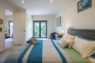 Image de Rustic Winery Villa | Queen Bed Room 4 with En-Suite