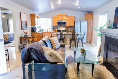 Image de Charming Bungalow minutes to Dia