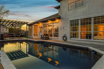 Image de Luxury 5Br 2 5 Bath Villa with Pool