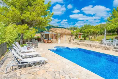 Image de Maison Rustique à Tramuntana avec Piscine Salée