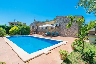 Image de Villa ensoleillée à proximité des plages