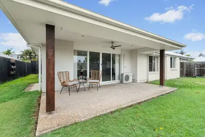 Image de Stunning 4br Home w/Yard/Parking/ Costco/ThemePark