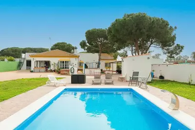 Villa à Chiclana avec piscine et barbecue