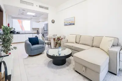 Image de Stylish 1-Bedroom Apartment at Binghatti Gateway, Al Jaddaf – Prime Location