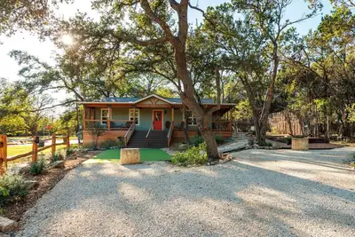 Image de Rio Ranchita - Elegant & Cozy River Retreat / Quick Walk to Square