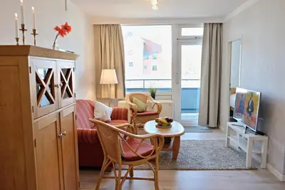 Vacation apartment Perlentaucher with balcony in the apartment house Probsteier Platz in La