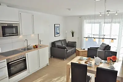 Image de Apartment no. 12 with balcony in the Kapitänshaus apartment house in Laboe