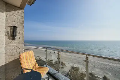 Image de Apartment Strandburg I with balcony in the apartment house Am Süd 9 on Fehmarn