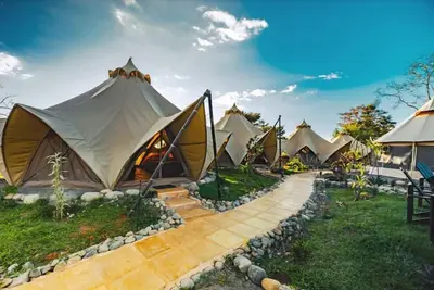 Image de Eco Luxe Glamping Tent - 2 Queen Beds at Holos